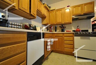 170 Winthrop Rd in Brookline, MA - Building Photo - Building Photo