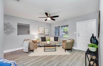 3703 W Leila Ave in Tampa, FL - Foto de edificio - Building Photo