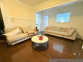 452 Park Dr in Boston, MA - Building Photo