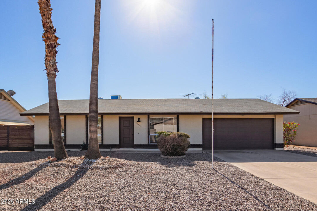 10533 W Lawrence Ln in Peoria, AZ - Building Photo