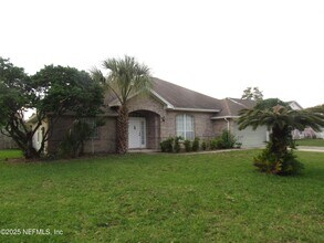 2106 Forest Gate Dr E in Jacksonville, FL - Building Photo - Building Photo