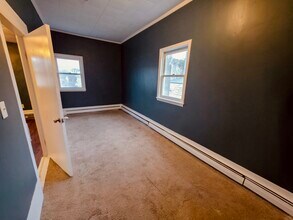 536 N Underwood St in Fall River, MA - Building Photo - Building Photo