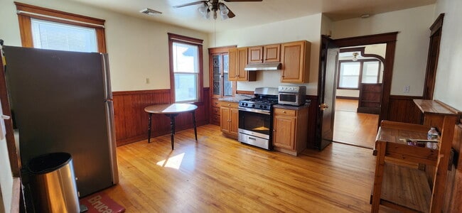 153 Providence St, Unit Apt. 3 in Worcester, MA - Building Photo - Building Photo