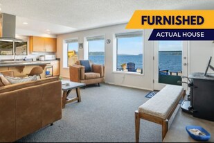 13501 Hidden Valley in Gig Harbor, WA - Building Photo