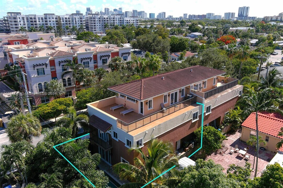 1705 NE 11th St in Fort Lauderdale, FL - Building Photo