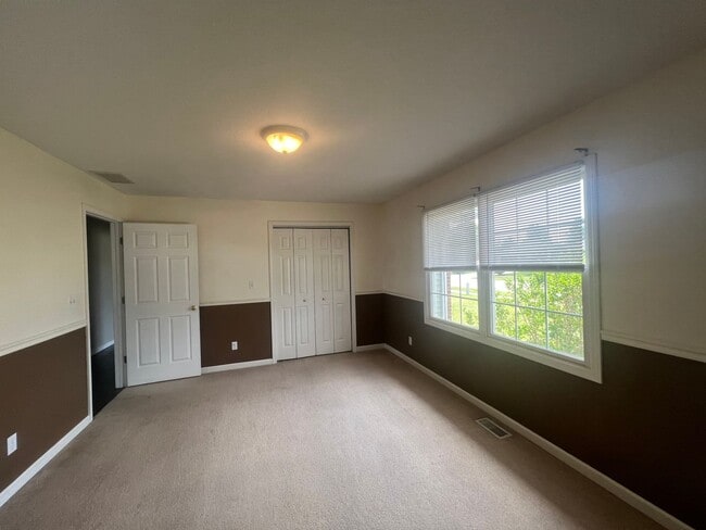 833 Money Tree Dr in Chatham, IL - Building Photo - Building Photo