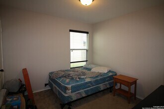 4410 Olympus Bay in San Antonio, TX - Building Photo - Building Photo