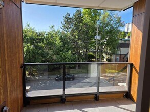 15353-15317 306 in Surrey, BC - Building Photo - Building Photo