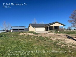 21369 McIntosh St in Tehachapi, CA - Building Photo - Building Photo