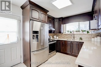 13 Billingsgate Crescent in Ajax, ON - Building Photo - Building Photo