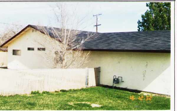 Higgins Manor in Barstow, CA - Foto de edificio - Building Photo