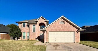 9113 Trail Wood Dr in Fort Worth, TX - Building Photo