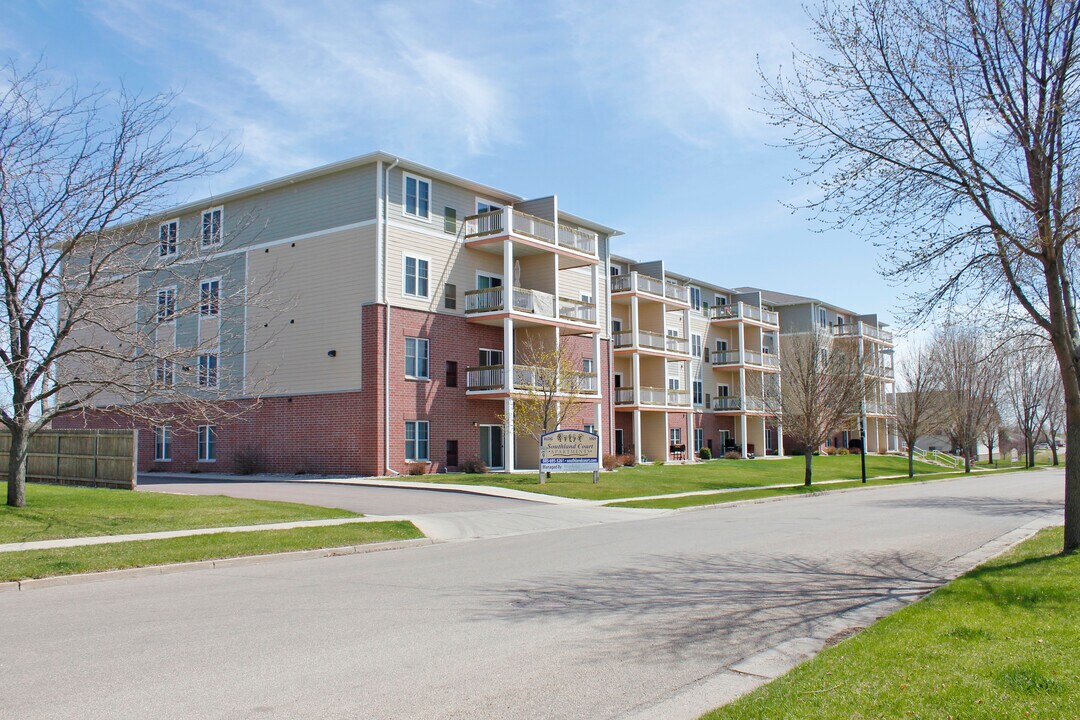 1009 Southland Ln in Brookings, SD - Building Photo