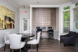 Highland Park Atlanta in Sandy Springs, GA - Foto de edificio - Interior Photo