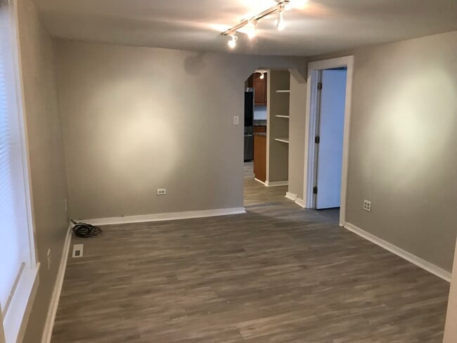 1733 W Superior St, Unit 1 in Chicago, IL - Foto de edificio - Building Photo