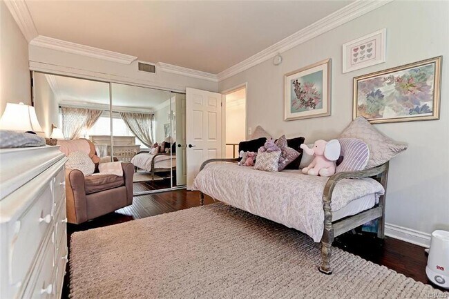 property at 271 S Barrington Ave