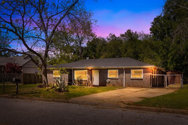 property at 1949 Speigle St