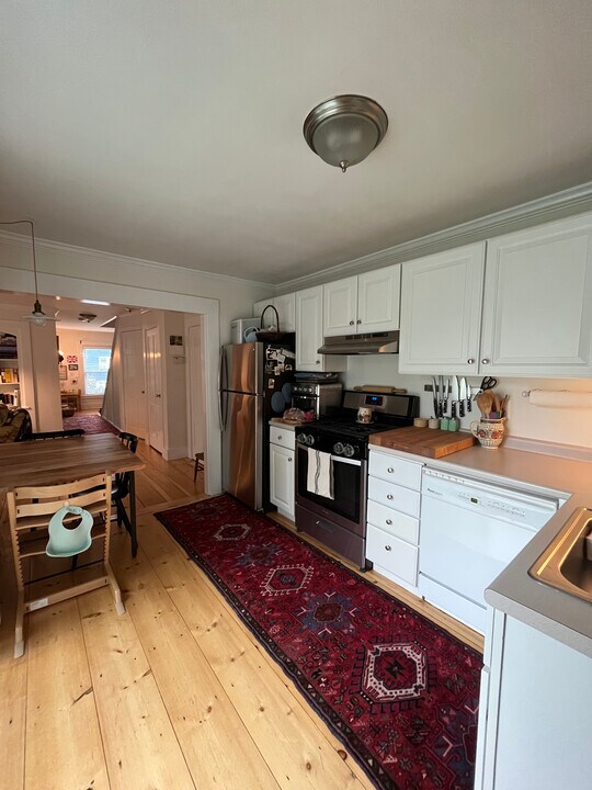 11 Carroll St, Unit B in Exeter, NH - Building Photo