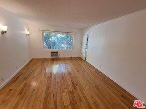 1309 N Poinsettia Pl in Los Angeles, CA - Building Photo - Building Photo