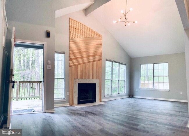 property at 1533 Casino Cir