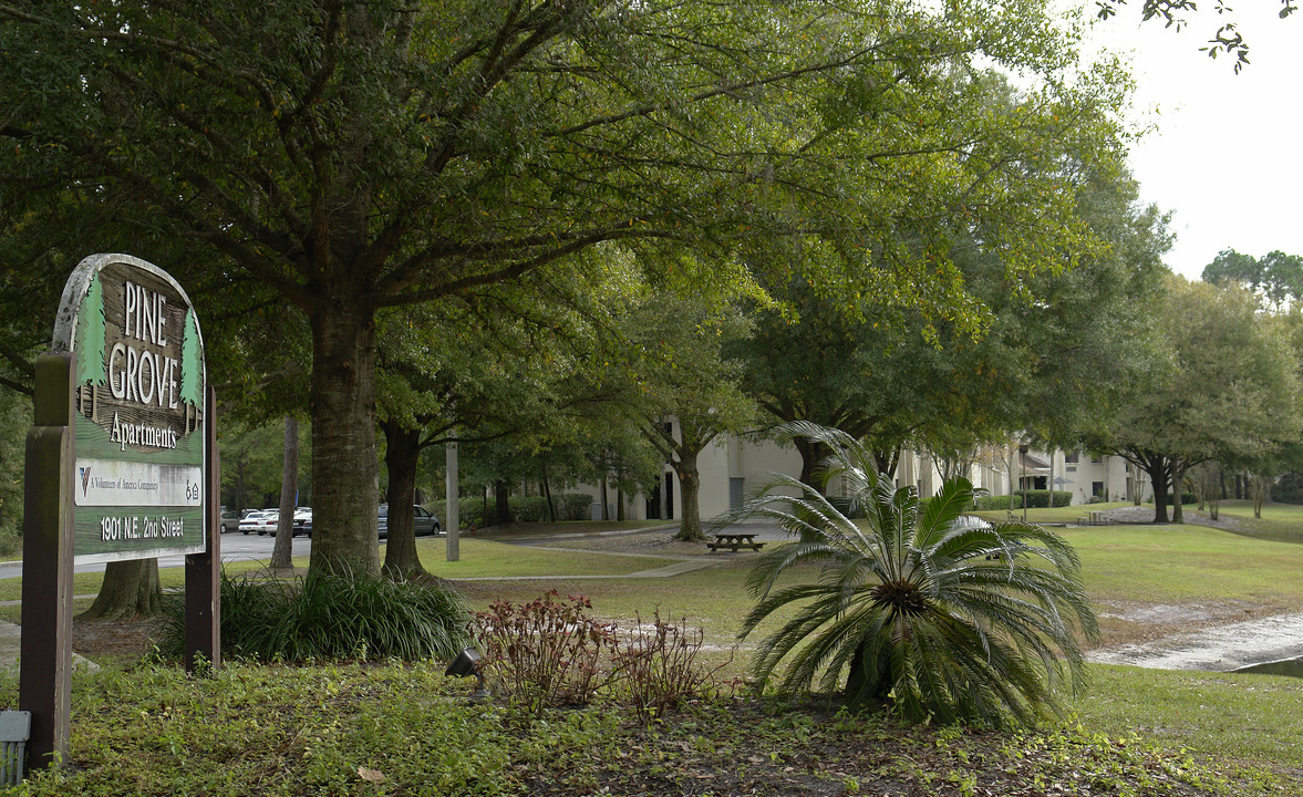 Pine Grove Apartments in Gainesville, FL - Foto de edificio