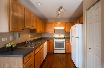 2793 Borkshire Ln in Aurora, IL - Building Photo - Building Photo