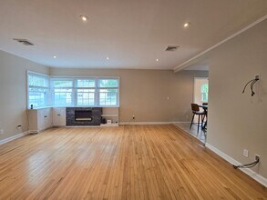 60 Gaywood Ave in Colonia, NJ - Building Photo - Building Photo