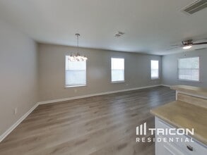 5731 Butch Canyon in San Antonio, TX - Building Photo - Building Photo