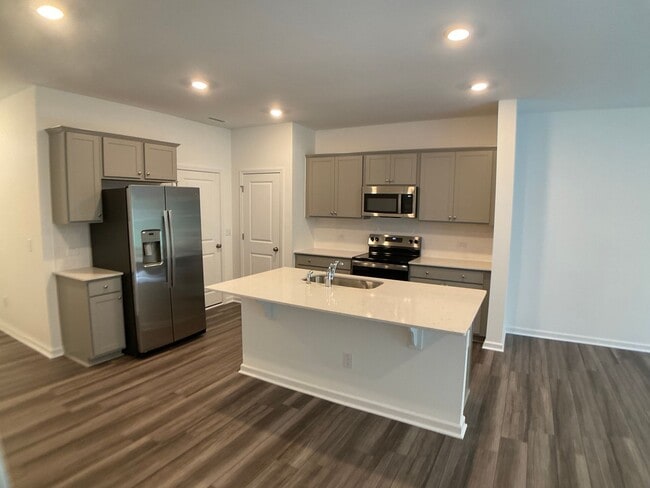 900 Pilot St in Haw River, NC - Building Photo - Building Photo