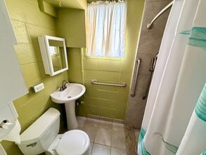 1347 Palolo Ave in Honolulu, HI - Building Photo - Building Photo