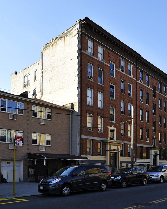 1242 Morris Ave in Bronx, NY - Foto de edificio