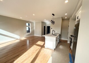16 Baker Ct, Unit 4 in Boston, MA - Building Photo - Building Photo