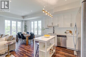 2199 Lillykin St in Oakville, ON - Building Photo - Building Photo