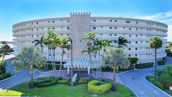 2505 S Ocean Blvd in Palm Beach, FL - Building Photo