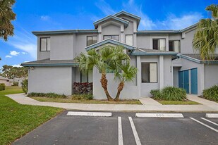 605 Harbour Pointe Way in Greenacres, FL - Building Photo