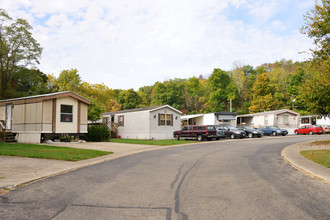 Wayne MHC in Oregonia, OH - Foto de edificio - Building Photo