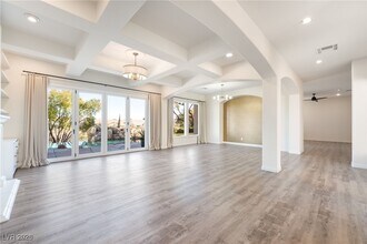 904 Pont Chartrain Dr in Las Vegas, NV - Building Photo - Building Photo