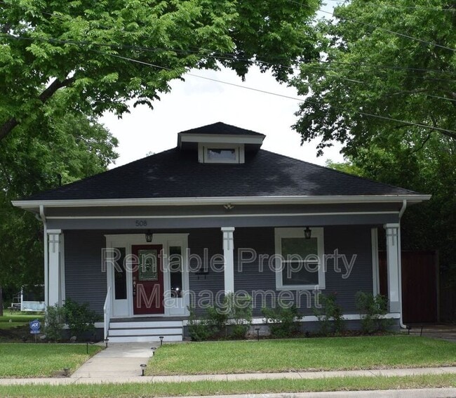 property at 508 N Dallas Ave