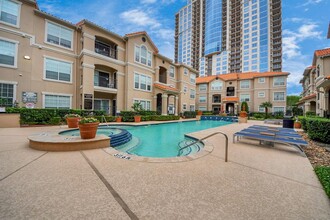 3231 Allen Pkwy in Houston, TX - Building Photo - Building Photo