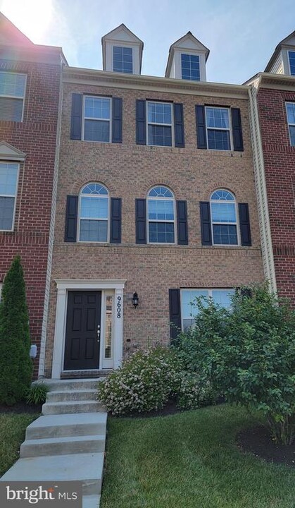 9608 Smithview Pl in Lanham, MD - Building Photo