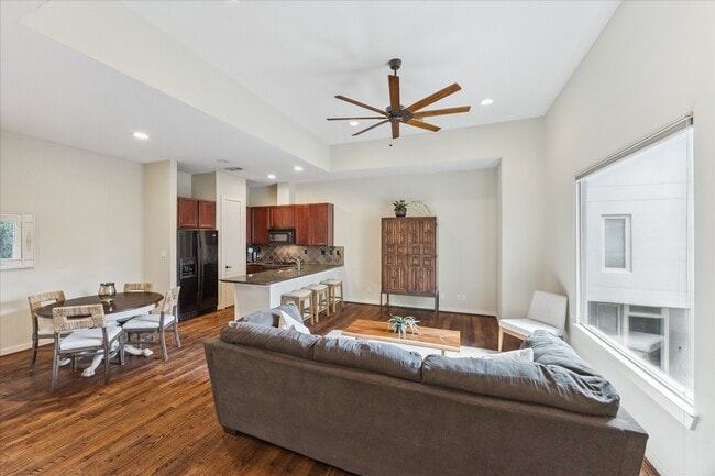 4410 Center St in Houston, TX - Building Photo - Building Photo