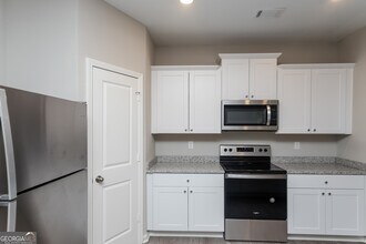 318 Augusta Woods Dr in Villa Rica, GA - Building Photo - Building Photo