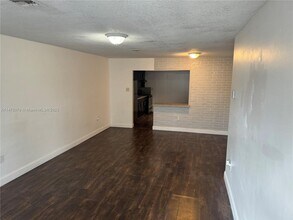 1360 NE 144th St-Unit -2 in Miami, FL - Building Photo - Building Photo