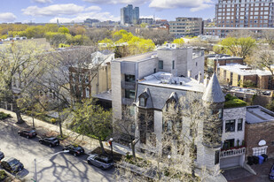 530 W Dickens Ave in Chicago, IL - Foto de edificio - Building Photo