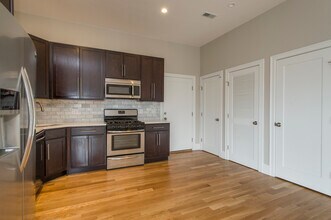 339 D St in Boston, MA - Building Photo - Building Photo