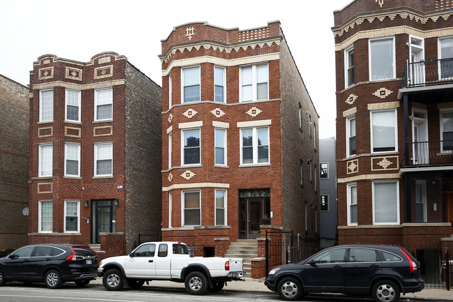 2340 W Augusta Blvd in Chicago, IL - Building Photo - Building Photo