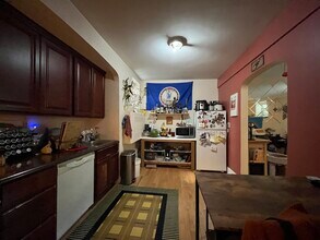1563 Beacon St, Unit 1 in Brookline, MA - Building Photo - Building Photo