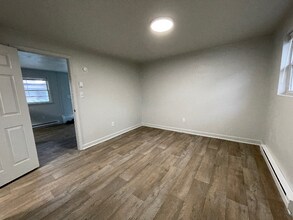 7433 Fenner St in Norfolk, VA - Building Photo - Building Photo