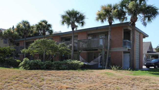 130 10th Ave N in Jacksonville Beach, FL - Building Photo - Building Photo