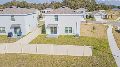 37300 Kings Crown Dr in Zephyrhills, FL - Building Photo - Building Photo